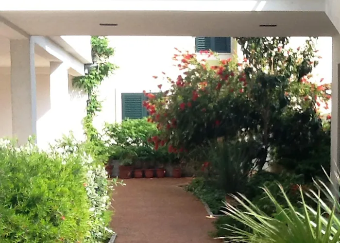 Tamaris Hotel *